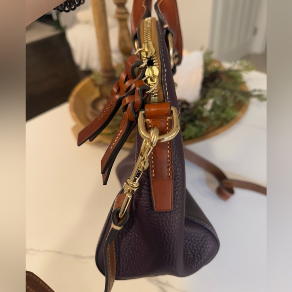 Dooney and bourke crossbody - Picture 3 of 8